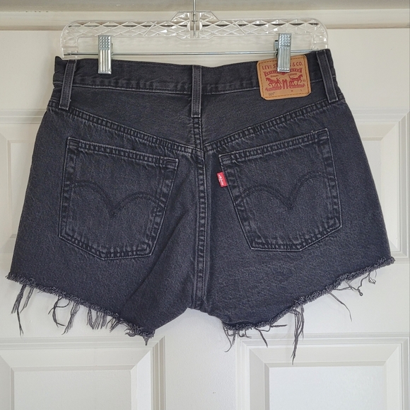 Levi's 501 Black Button-Fly Cut Off Short - Size 28 - Picture 3 of 11